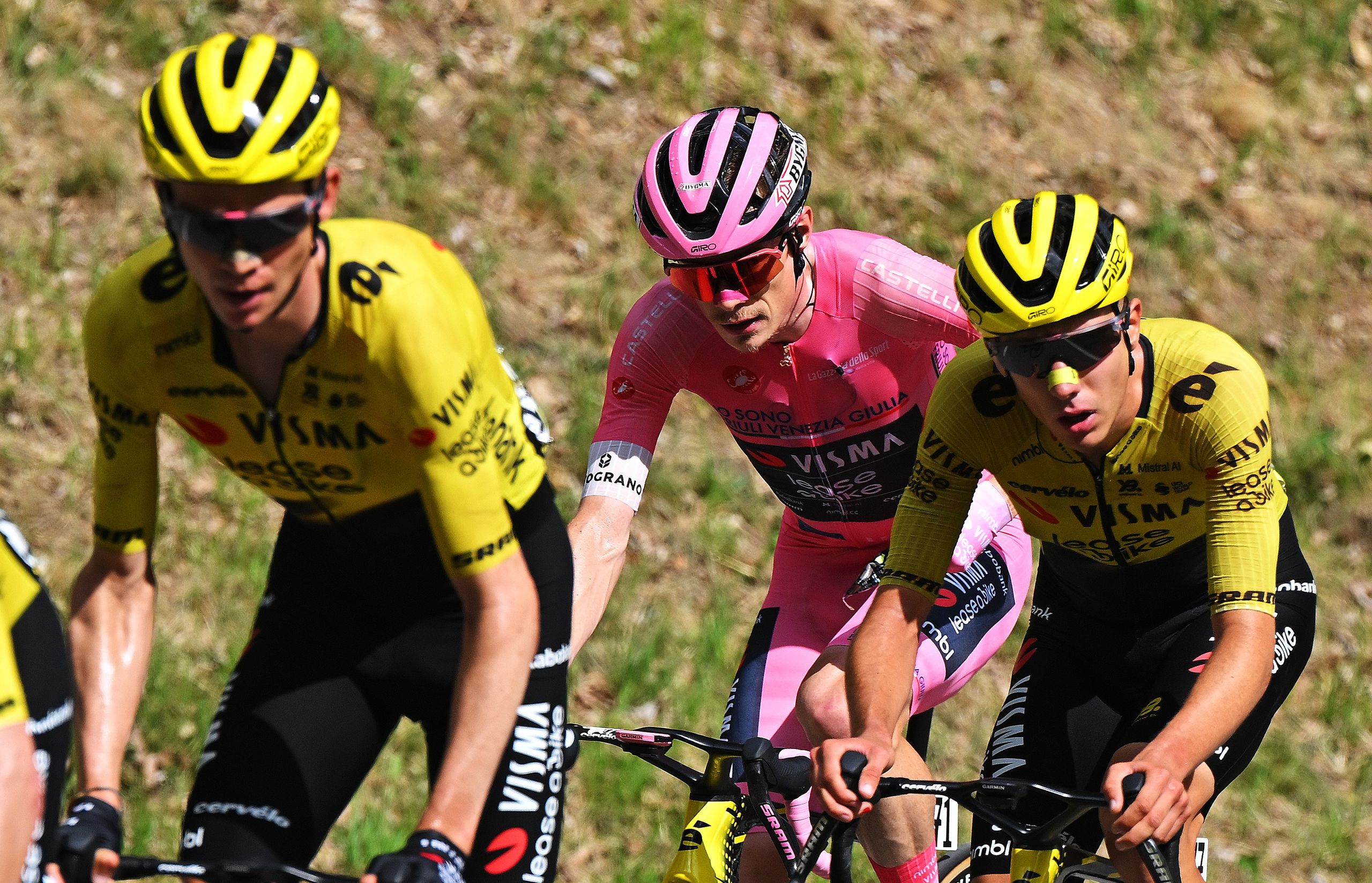 9博体育官网 从王者到绿叶？维加德坦言愿为 Piganzoli 与 Kuss 助力 Giro d’Italia 山地收官战 | 9博体育
